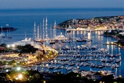 Centrally located in Porto Cervo with pool by the old port
