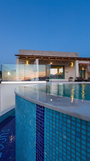A heated pool - Villa Sugar- 2 km from the beach (Rethymno)