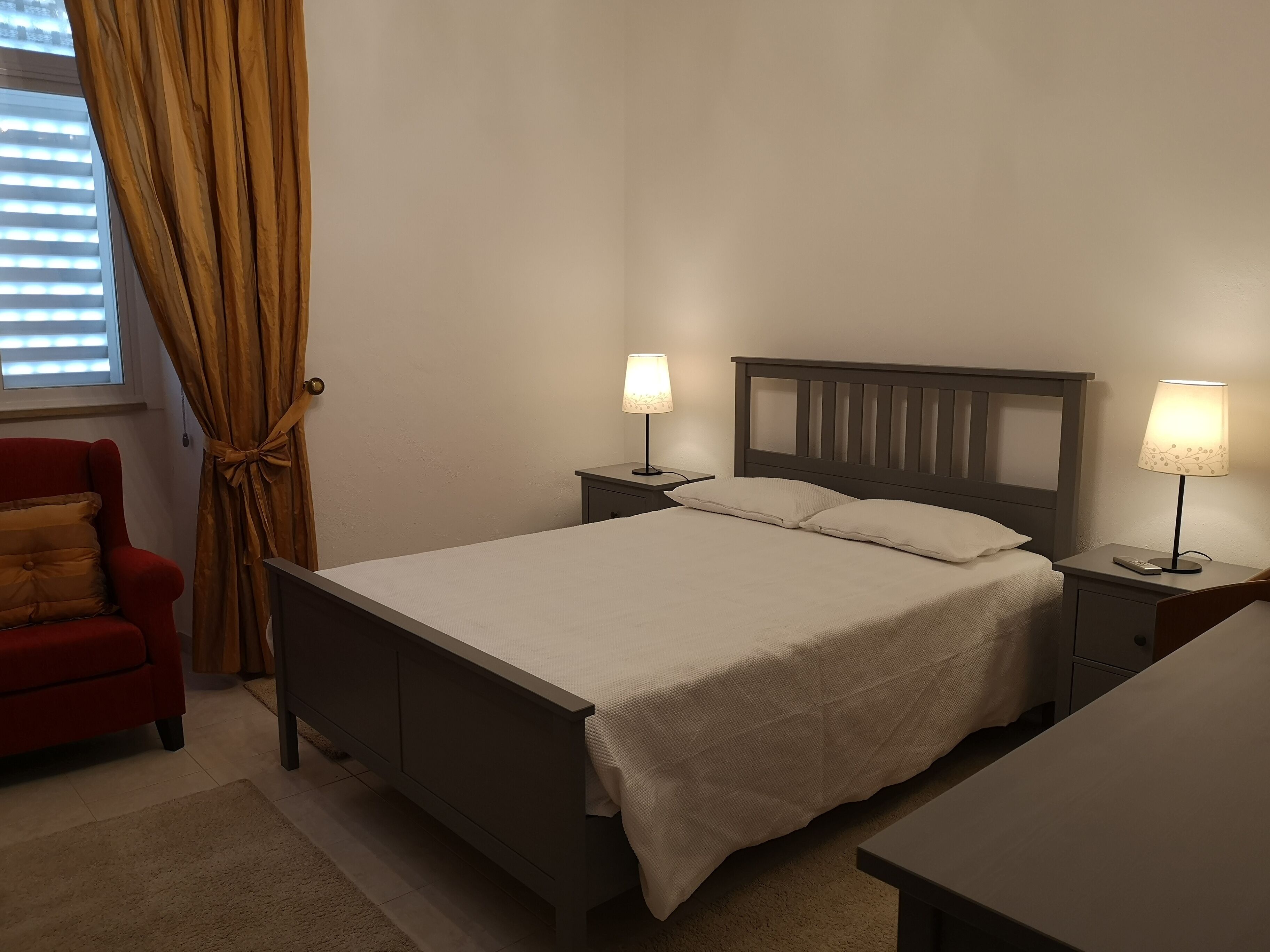 3 bedrooms, iron/ironing board, travel crib, free WiFi