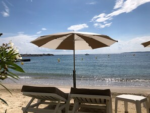 Am Strand, Liegestühle