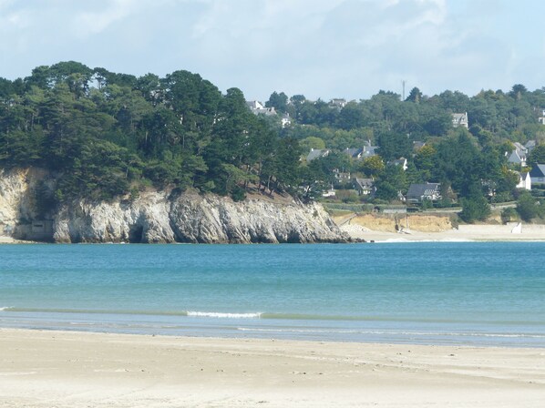Plage, chaises longues