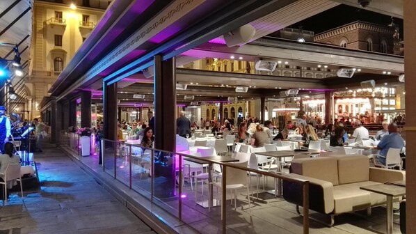 Outdoor dining - Apartment in the heart of Florence with a terrace overlooking the Duomo (Firenze)