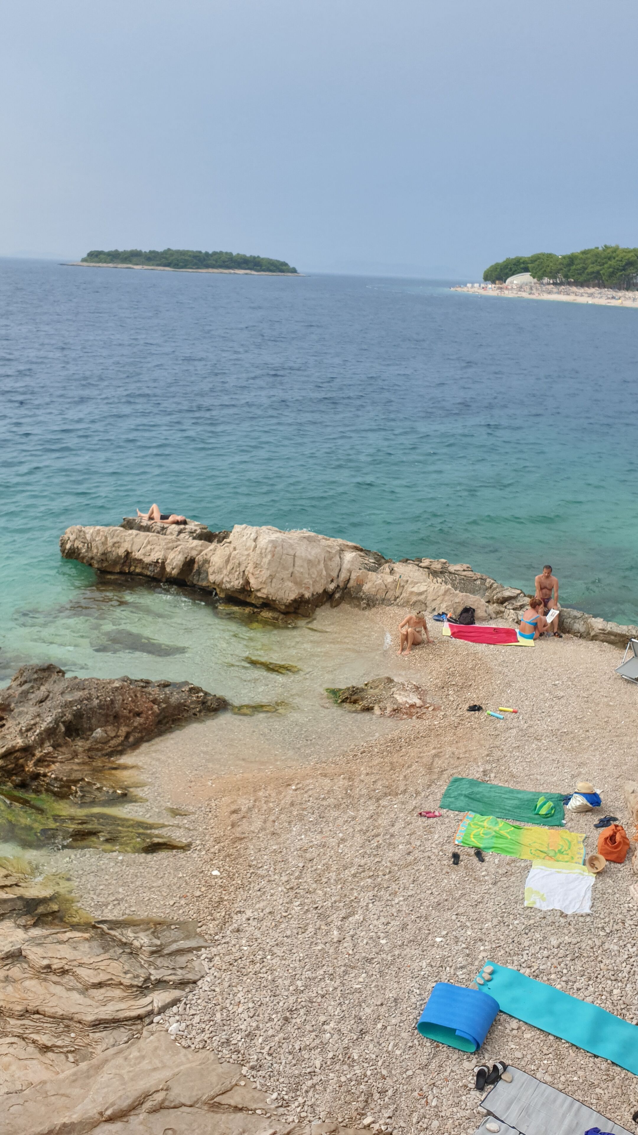 Una playa cerca