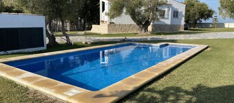 Villa Andaluza con parcela y Piscina Privada muy cerca del Novo Sancti Petri. 