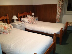 2 bedrooms, iron/ironing board, travel cot, WiFi