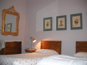 4 bedrooms, iron/ironing board, travel crib, free WiFi
