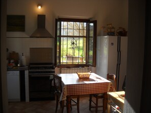 Refrigerador, horno, parrilla de estufa y lavavajillas 