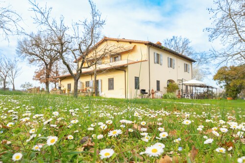 Apartment in CountryHouse Cerchiaia for your holidays very close to Florence