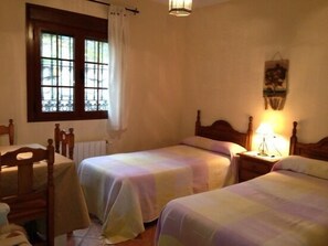 3 bedrooms, iron/ironing board, travel cot, free WiFi