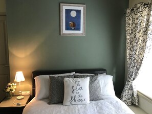 2 bedrooms, travel crib, free WiFi, bed sheets