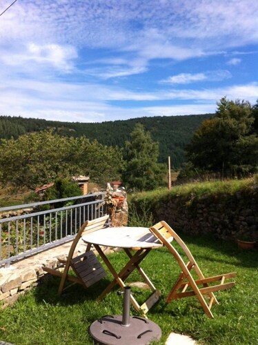 Doizieux- Loft atypique et indépendant dans une belle ferme rénovée