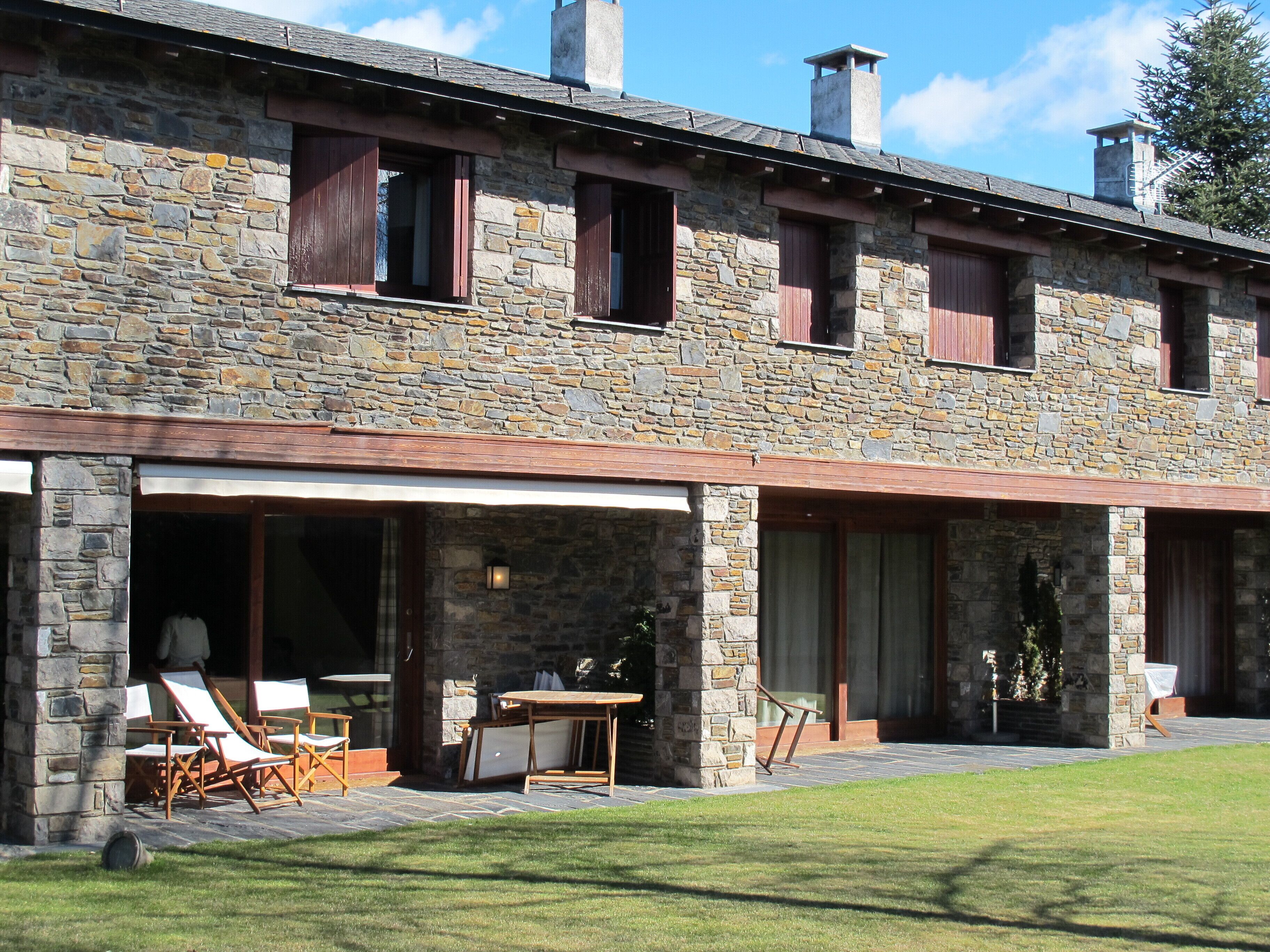 Charming, cozy place to enjoy the mountain