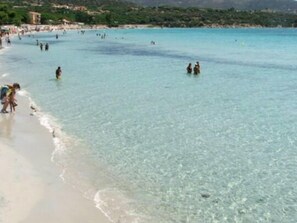 Beach nearby, sun-loungers, beach towels