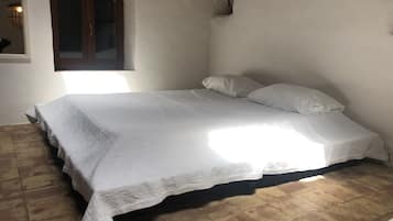 2 chambres, fer et planche Ă  repasser, Wi-Fi gratuit, draps fournis