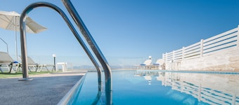 Nereid Villa, with Heated Pool & Heated SpaWhirlpool, BBQ, Impeccable SeaViews