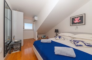 2 bedrooms, iron/ironing board, travel crib, free WiFi