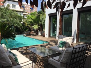 Outdoor pool - Luxury Villa in center ville WIFI swimming pool, air conditioning and garage (Sevilla)