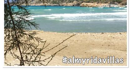 Roeg Varhainen kirjaalennus 2020 ☀️ Villa Iannis Almyridassa, vain 350 metrin päässä merestä