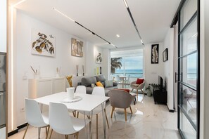 TV - Torremolinos: apartment in 1st line of sea (Torremolinos)