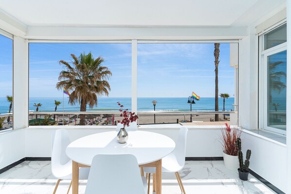 Dining - Torremolinos: apartment in 1st line of sea (Torremolinos)