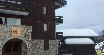 Appartement 4-5 couchages Méribel Mottaret. AccÚs direct pistes. WIFI gratuit.