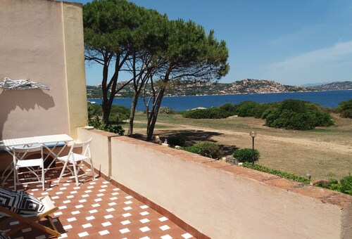 Haus am Wasser mit Terrasse und Garten 50 m vom Meer entfernt