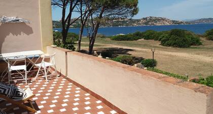 Haus am Wasser mit Terrasse und Garten 50 m vom Meer entfernt