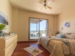 3 chambres, fer et planche à repasser, accès Internet, draps fournis