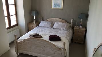 4 slaapkamers, een strijkplank/strijkijzer, wifi, beddengoed