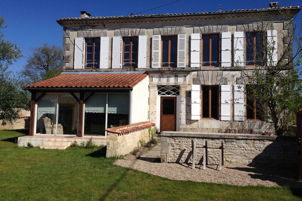 Farmhouse With Private Heated Pool (June to Sept)