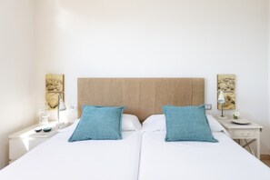 2 bedrooms, iron/ironing board, travel cot, free WiFi