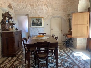 Dining - Trulli of Architect (Cisternino)