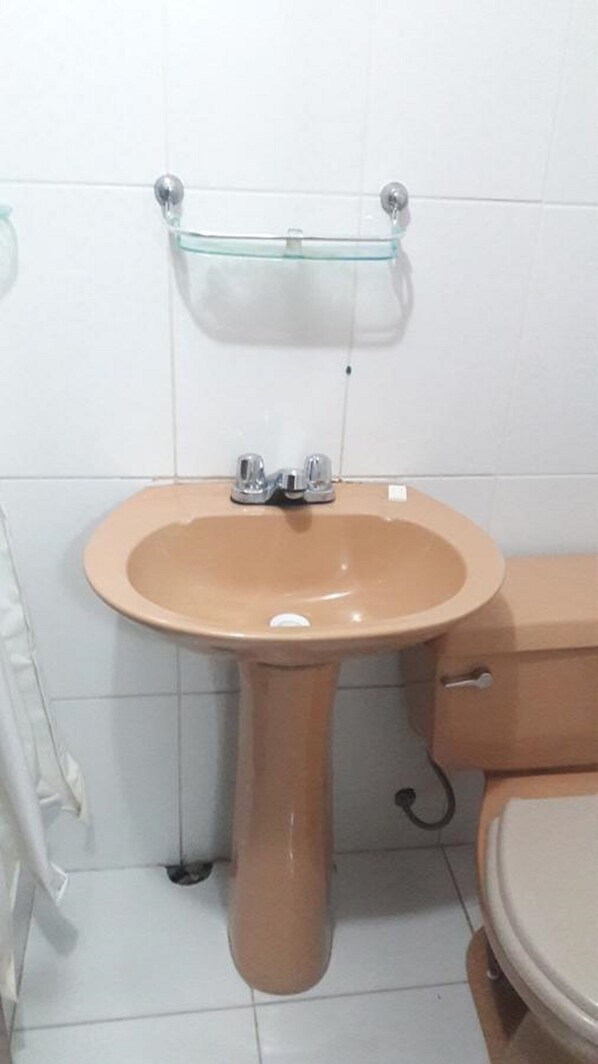 Shower, towels