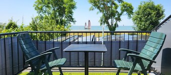 Seaview & Sunset with beautiful views over the IJsselmeer (102)