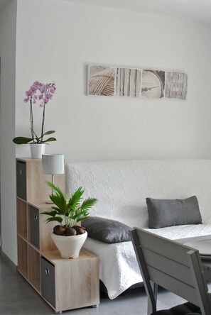2 bedrooms, in-room safe, iron/ironing board, travel cot