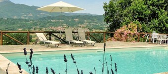 Private pool with hydromassage & shallow platform. Sleeping 6 (2 1/2 bathrooms)