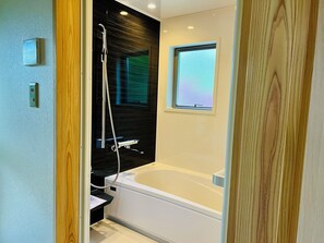 Familienzimmer, eigenes Bad | Badezimmer