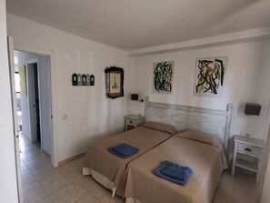 2 dormitorios, tabla de planchar con plancha, wifi y ropa de cama
