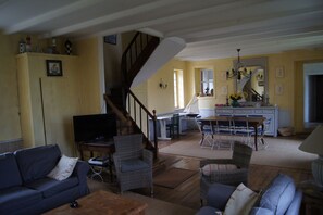 TV, fireplace, DVD player, books - House / Villa - Saint Cast le Guildo (Saint-Cast-Le-Guildo)