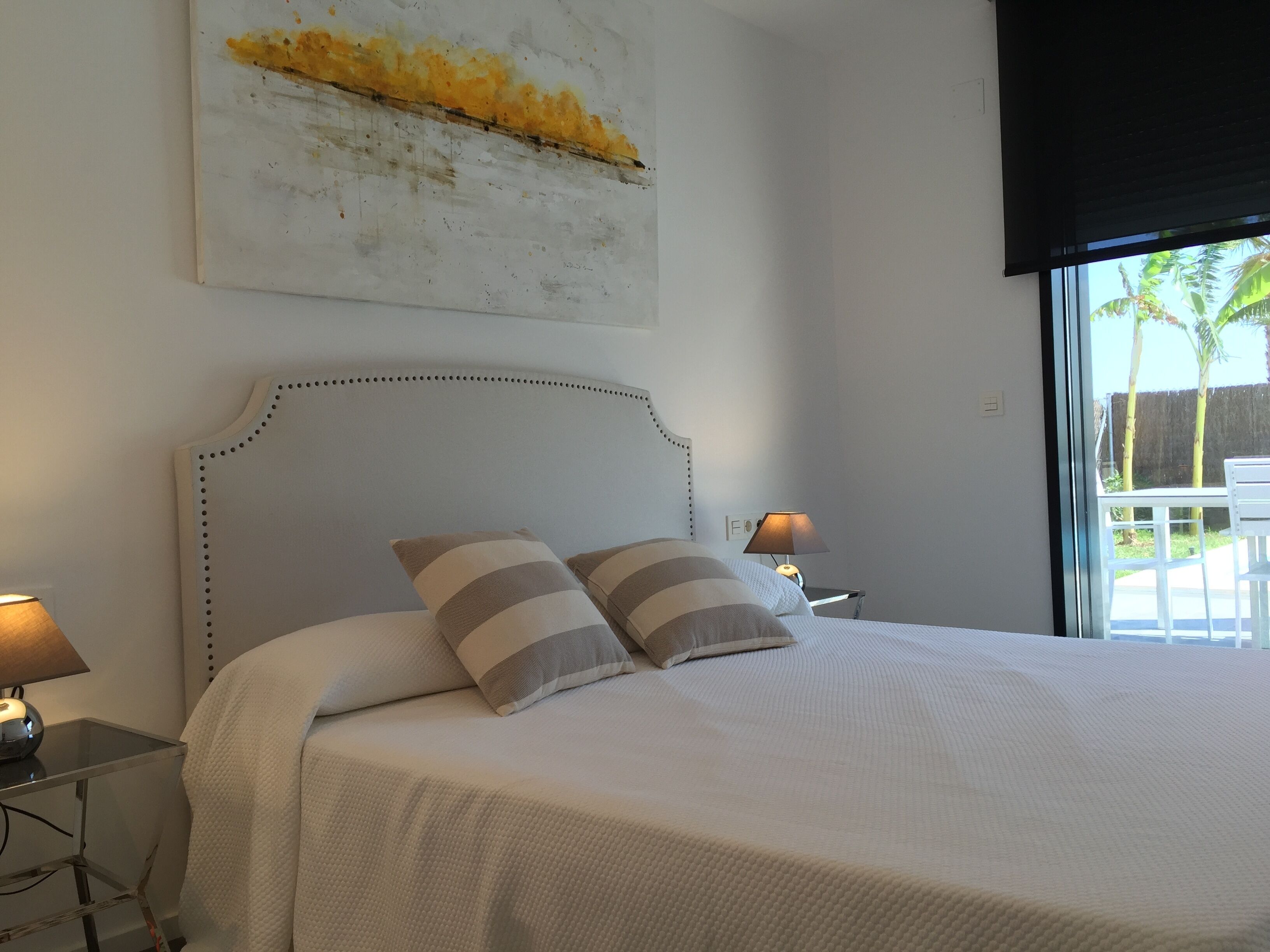 3 slaapkamers, een strijkplank/strijkijzer, gratis wifi, beddengoed