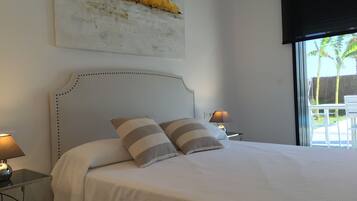 3 slaapkamers, een strijkplank/strijkijzer, gratis wifi, beddengoed