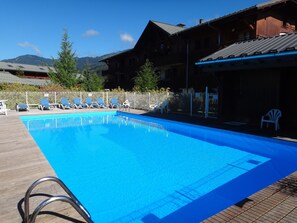 Una piscina techada, una piscina climatizada
