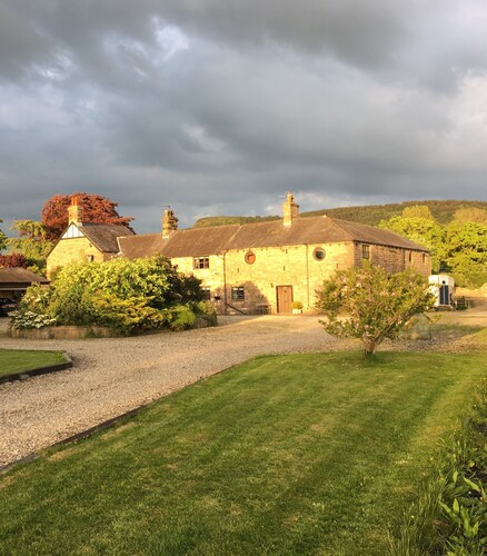 BEAUTIFUL FARM STAY AT THE SADDLERY CHESHIRE