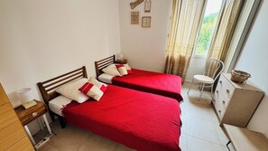 5 Schlafzimmer, Bügeleisen/Bügelbrett, WLAN