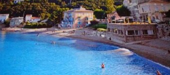 Beautiful house on the sea 300 m from the beach