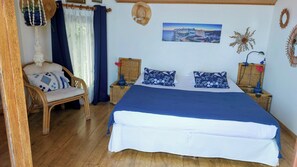 4 slaapkamers, een strijkplank/strijkijzer, reisbedje, gratis wifi