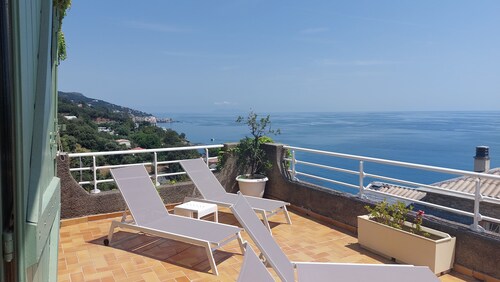 Beautiful house on the sea 300 m from the beach