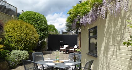 Luxury Self Catering Cottage in Historic Village Setting in the Forest of Dean