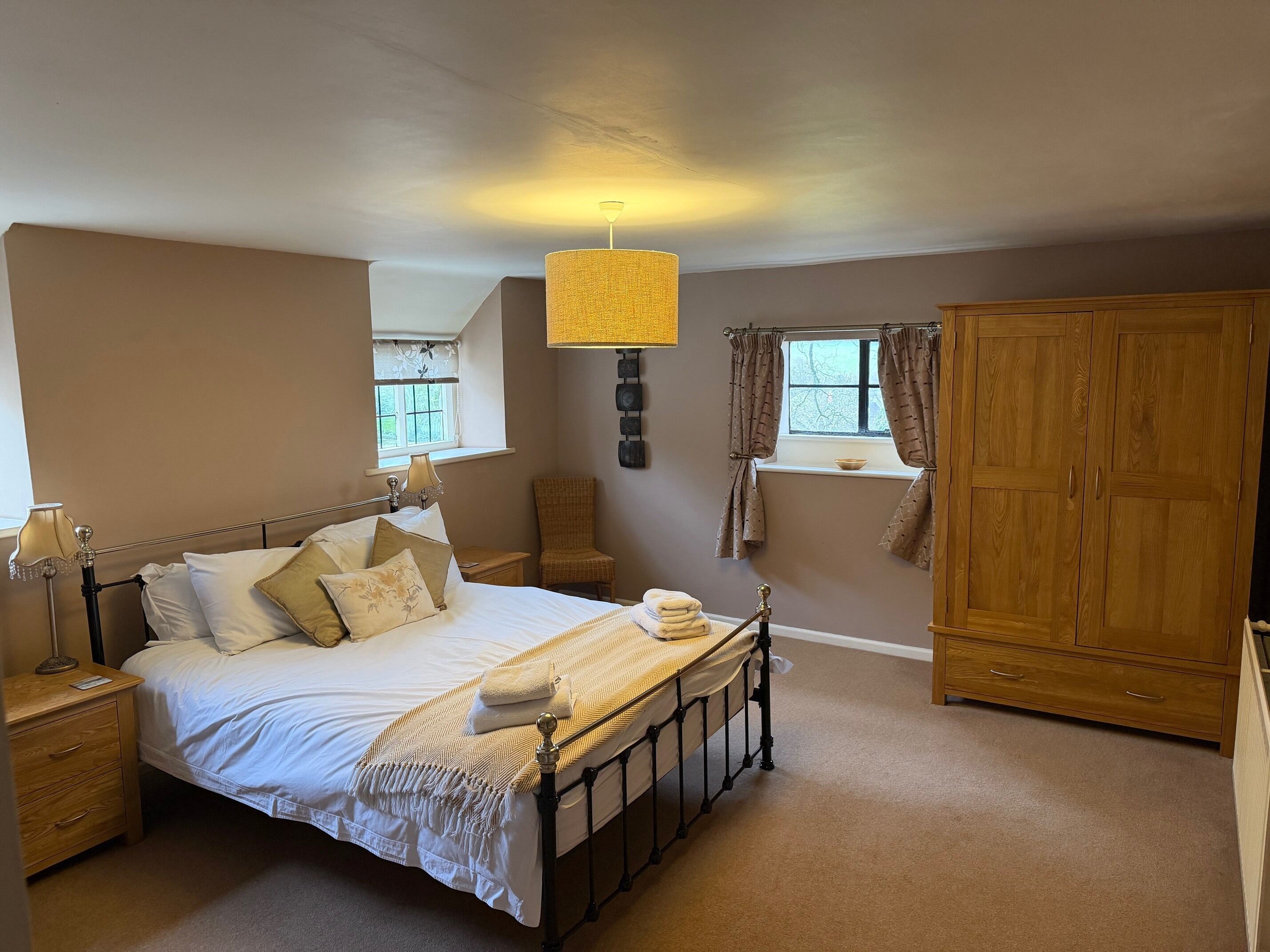 3 bedrooms, iron/ironing board, free WiFi, bed sheets