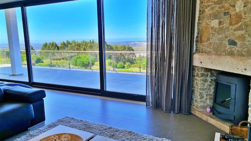 Luxury 4 Bed Villa With Large Heated Pool, Sleeps 8, Beautifully Appointed.